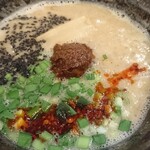 ロンフーダイニング - ハーフ担々麺