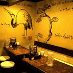 よってこや - ピーク時(昼12時-13時・夜21時-23時)以外なら結構広々とお使い頂けます