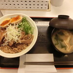 Matsuya - 牛と味玉の豚角煮丼