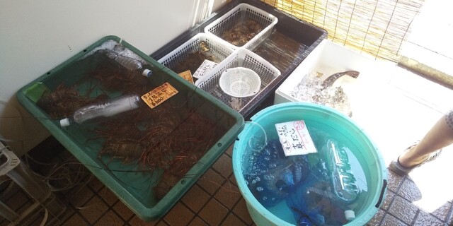 葉山町漁協 海産物直売所 - グラム売りの鮮魚鮮魚