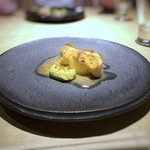 TTOAHISU - アラ（1W寝かせ）、アボカドペースト・少量のハラペーニョのせ、オレンジ・オリーブ・トマト・バラなどで作ったソース