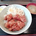 炭火焼鳥　田むら家 - からあげ丼