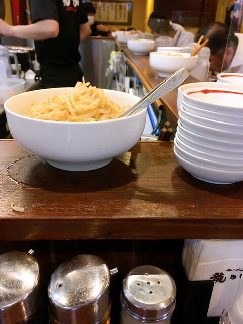 ラーメン 龍の家 新宿小滝橋通り店 Ramen Tatsunoya 西武新宿 ラーメン 食べログ