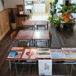 給食カフェ はな結 - 店内