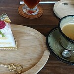 ニュルブルクリンク - ケーキとコーヒーをイートインで　2019年7月