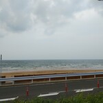 Yuuhino Mieru Oka - 店の目の前の海岸通路　2019年8月
