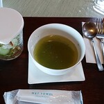 夕日の見える丘 - シーフードカレーに付いているサラダとキュウリの冷製スープ　2019年8月