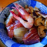 香海 - 海鮮丼！　なかなかうましっ！