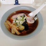 王将ラーメン - 醤油ラーメン、少しやわらか目の麺です