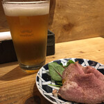 BEER STAND molto!! - 牛タンの燻製