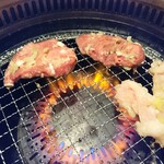 焼肉 ギュービッグ - 