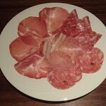エノテカ・ベルベルバール - イタリア産サラミの盛り合わせ