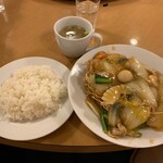 南海飯店 - かたい焼ソバ＋ライス