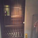 入口付近(押し戸)