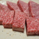 炭火焼肉たけさん亭 - 特上ロースとカルビ