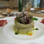 ヌーベルプース大倉山 - 「平取で採れたトマト」をかける前のお皿(2020年8月)