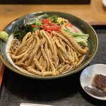 手打 さか本 そば - 冷やしきつね蕎麦　850円