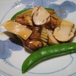 Ginza Yuina - 鮑の低温ステーキ 松茸ソース