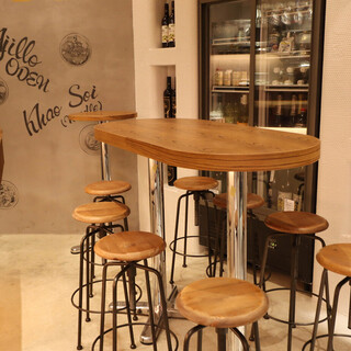 テーブル席は、＜最大8名様＞の団体様でのご利用が可能☆