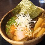 麺や 琥張玖 KOHAKU - 醤油ラーメン