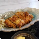 黒酢南蛮定食たかもとや - 肉厚でカリサクッな揚がり具合です