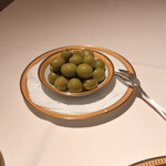 アピシウス - ランチのお口直しのオリーブ。
