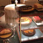 アピシウス - デザートワゴンの様子、眼福…