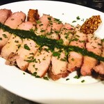 OSTERIA E BAR de BOO - 三元豚肩ロースの炭火焼き