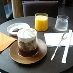 エルメス　カフェ - コーヒーゼリーとオレンジジュース