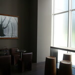 エルメス　カフェ - シックな店内