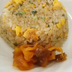 COPAL - 「ミニチャーハン」には「無着色福神漬け」が添えられています(^^)d