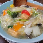 鶏白湯ラーメン らくらく亭 - 特製野菜ラーメン