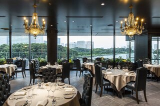 SUD restaurant - 東京湾、浜離宮を一望できるメインダイニング