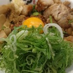 麺屋こころ - 肉入り台湾まぜそば（ネギ増し）