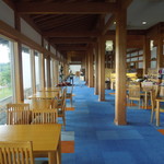 鳳凰閣 - 店内の雰囲気（カップル用テーブル）