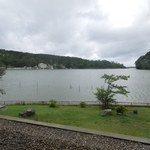 鳳凰閣 - 店内から望む北潟湖と鹿島の森