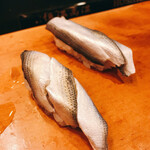 栄寿司小吉 - しんこ（ちょっと大きめ）