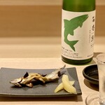 Saketosakanadhienue - 季節のお酒 例：「酔鯨 純米 香魚」“香魚”とは鮎の別名。鮎の塩焼きとは恐ろしいくらいの好相性！