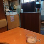 焼肉問屋 牛蔵 - 入口の席