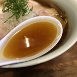 中華そば しば田 - 芳醇なスープ