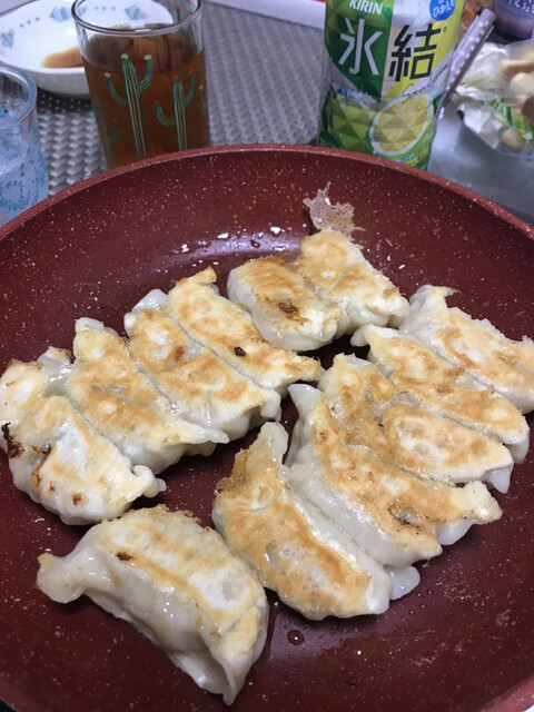 ぎょうざの満洲 江坂工場直売店 江坂 餃子 食べログ ぎょうざの満洲 江坂工場直売店 江坂 餃子 食べログ