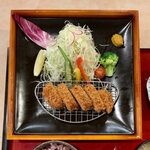 かつ太郎本店 - つくば王様豚ヒレかつ定食（中） ¥1,690 のヒレかつ