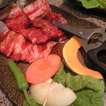 炭火焼肉 一龍苑 - 骨付きカルビ