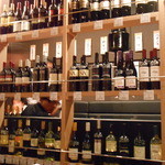 YAKINIKU MARUUSHI - ワインがいっぱいだぁ(^^♪