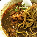 四川担担麺 阿吽 - ビターな黒胡麻スープ