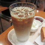 Selfridge Cafe - アイスカフェラテ（M）　３３０円