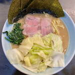 横濱家系ラーメン うめ鬼 - キャベツらーめん