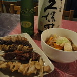 Ryuunosu - スパークリングの日本酒や久保田と備長炭で焼き上げた串焼きと好評のモツ煮込み