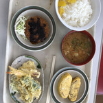 港食堂 - 640円