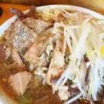にかいや - ＜参考＞ぶた入りラーメン＋ヤサイヤクミアブラカラメ